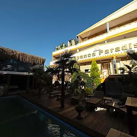 فندق Paradise 3*