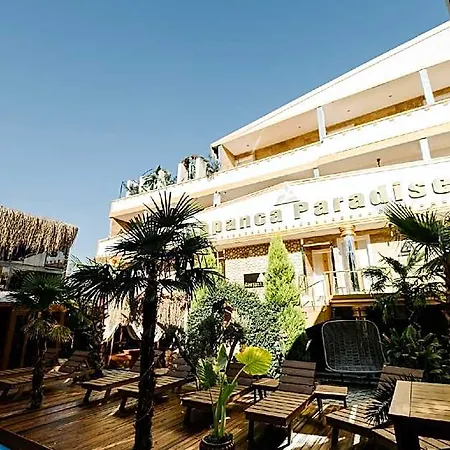 فندق Paradise 3*