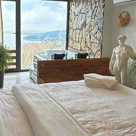 Paradise Hotel 3*
