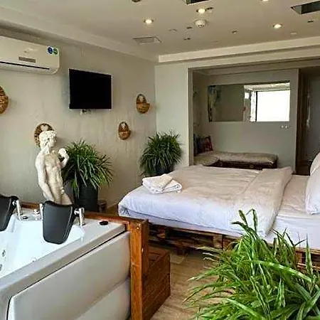 Paradise Hotel