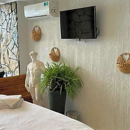 Paradise Hotel